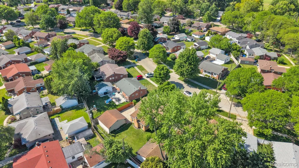 26637 Clairview Drive Dearborn Heights City MI 48127
