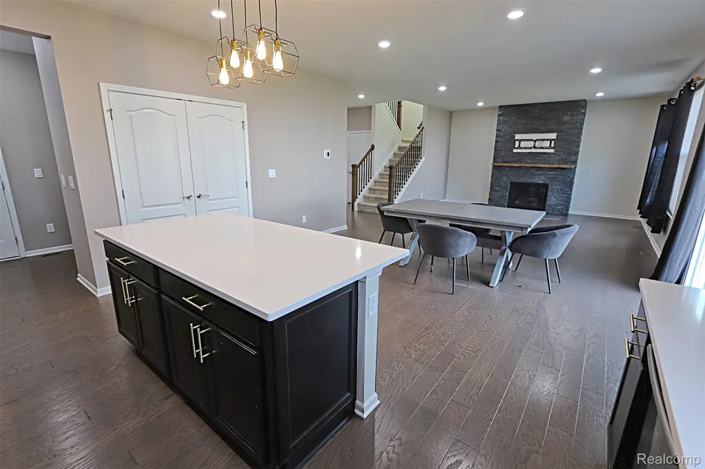 795 Ford Mill Drive Saline City MI 48176