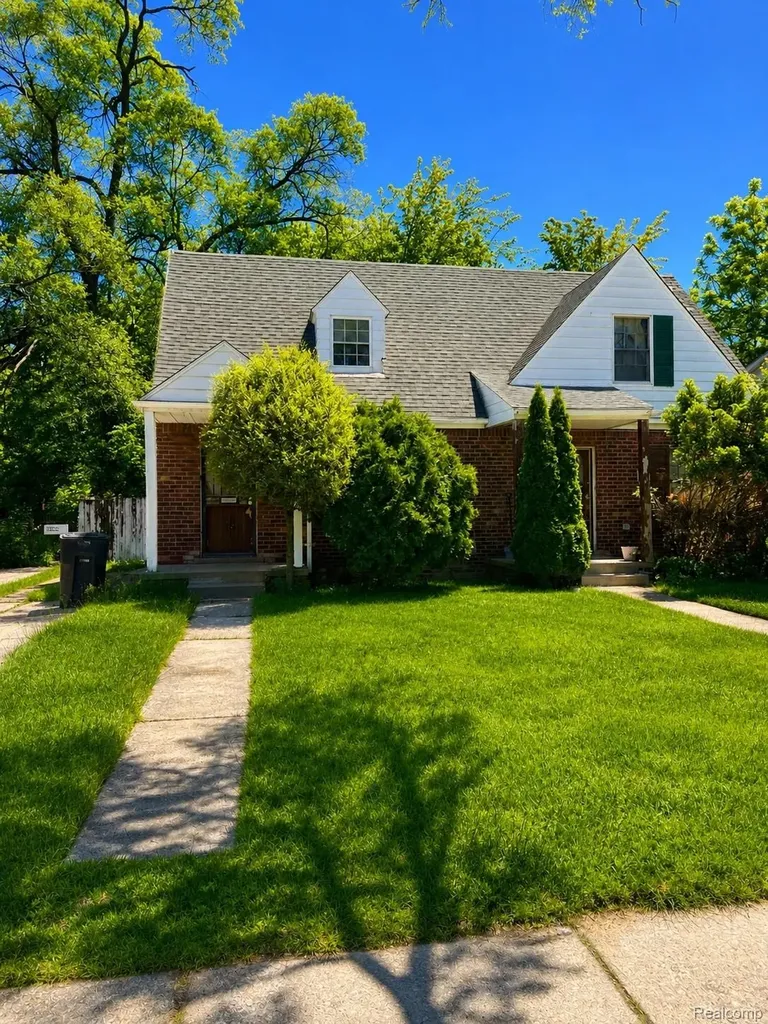 12664 Kelly Road Detroit City MI 48224