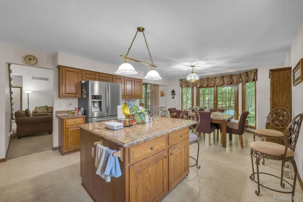 43746 Via Antonio Drive Sterling Heights City MI 48314