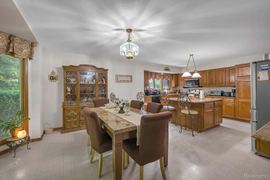 43746 Via Antonio Drive Sterling Heights City MI 48314
