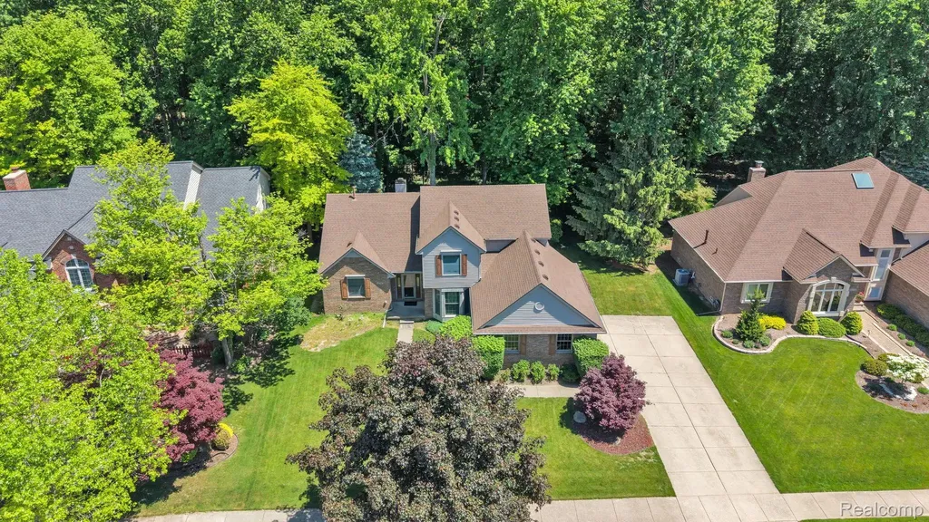 43746 Via Antonio Drive Sterling Heights City MI 48314