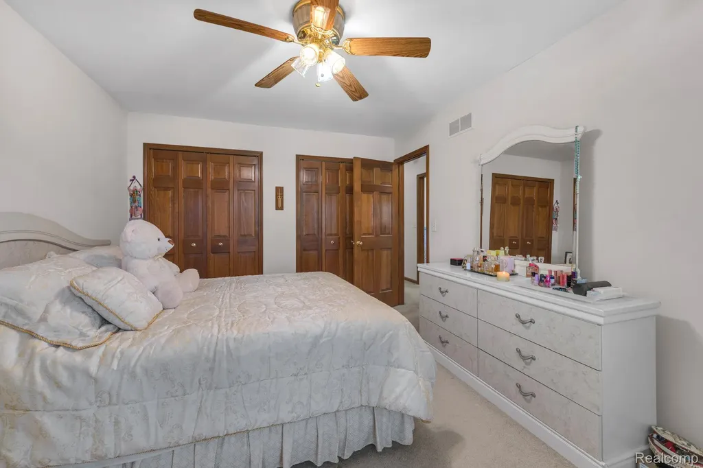 43746 Via Antonio Drive Sterling Heights City MI 48314