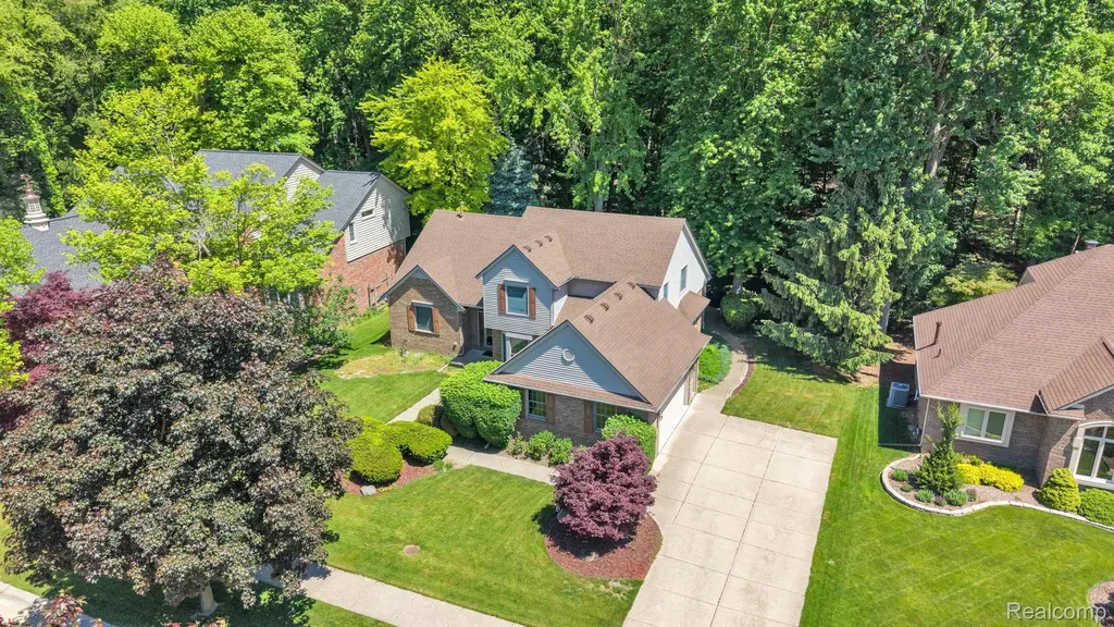 43746 Via Antonio Drive Sterling Heights City MI 48314