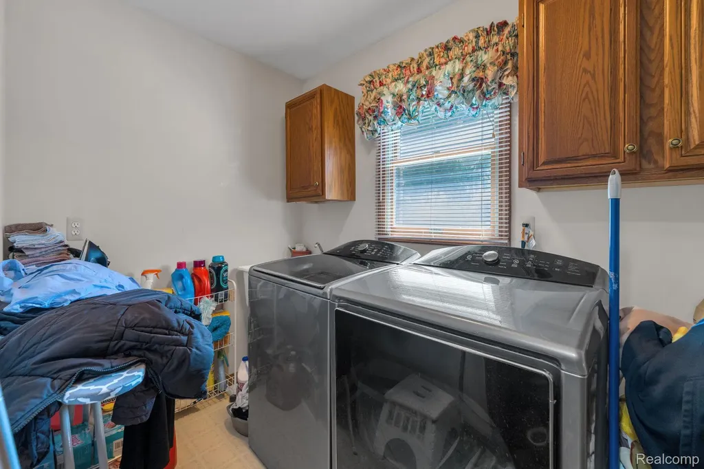 43746 Via Antonio Drive Sterling Heights City MI 48314