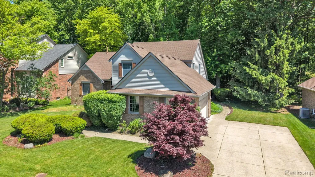 43746 Via Antonio Drive Sterling Heights City MI 48314