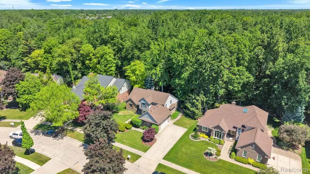 43746 Via Antonio Drive Sterling Heights City MI 48314