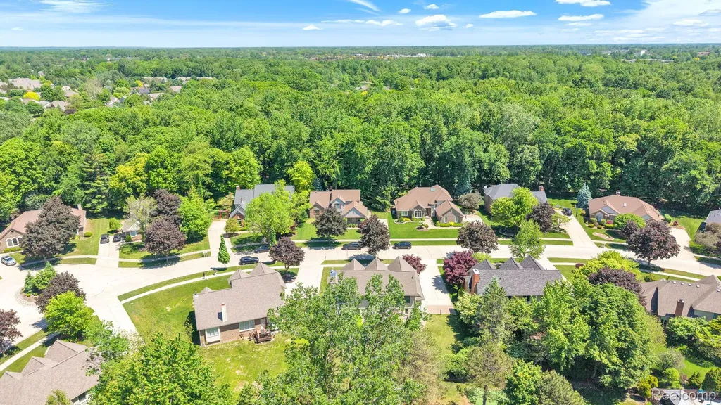 43746 Via Antonio Drive Sterling Heights City MI 48314