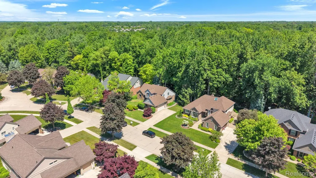 43746 Via Antonio Drive Sterling Heights City MI 48314