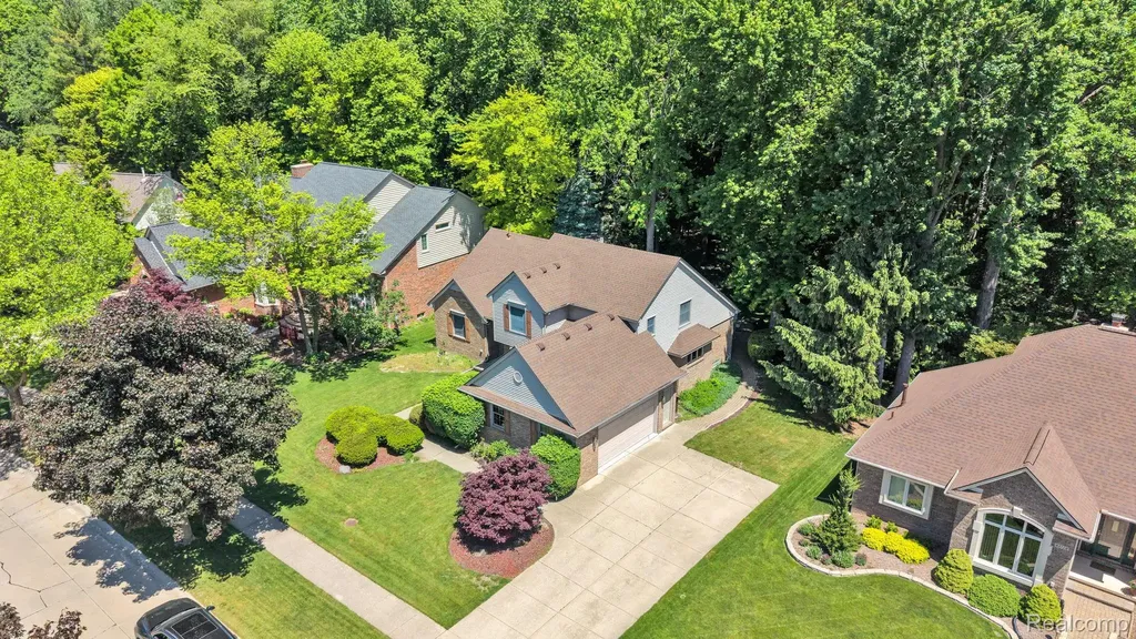 43746 Via Antonio Drive Sterling Heights City MI 48314