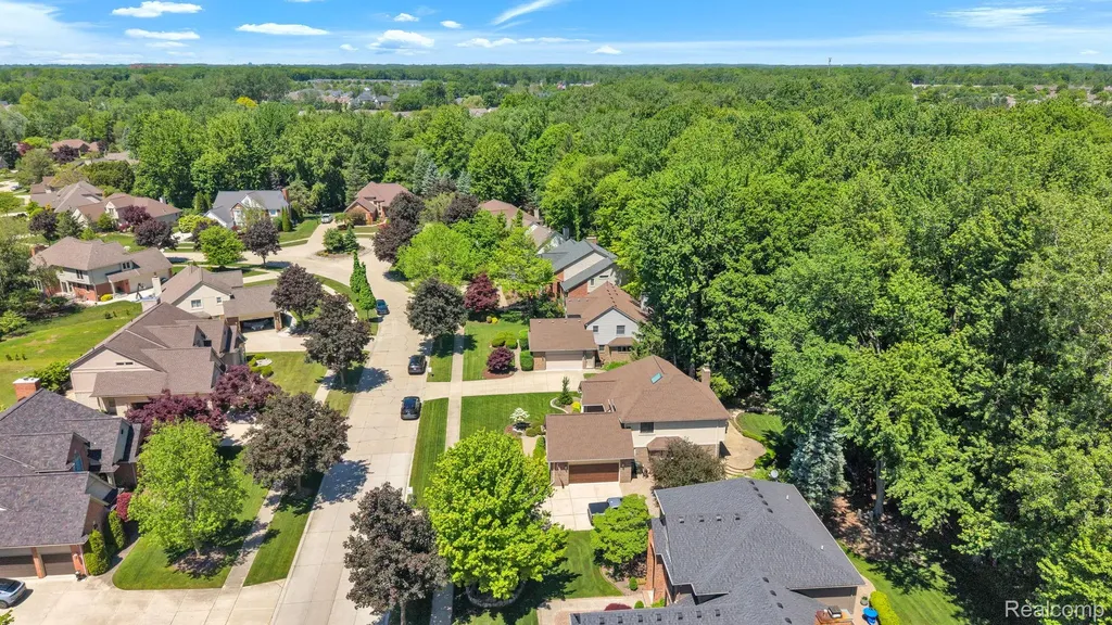 43746 Via Antonio Drive Sterling Heights City MI 48314