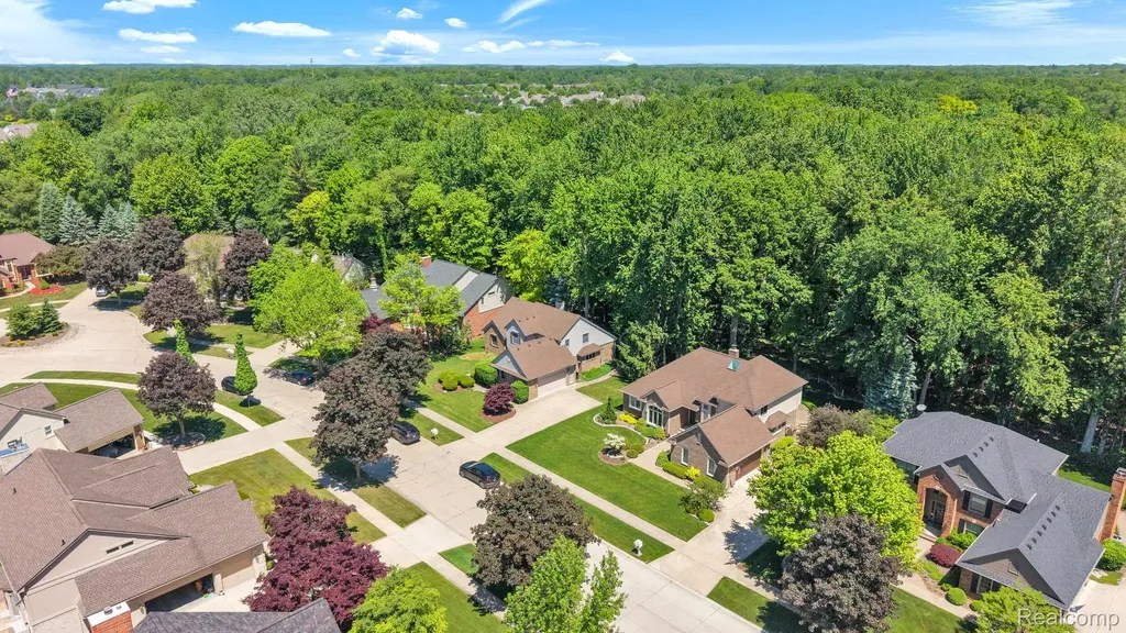 43746 Via Antonio Drive Sterling Heights City MI 48314
