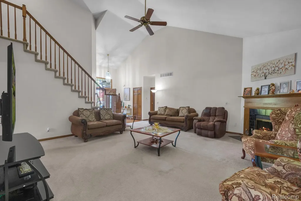 43746 Via Antonio Drive Sterling Heights City MI 48314