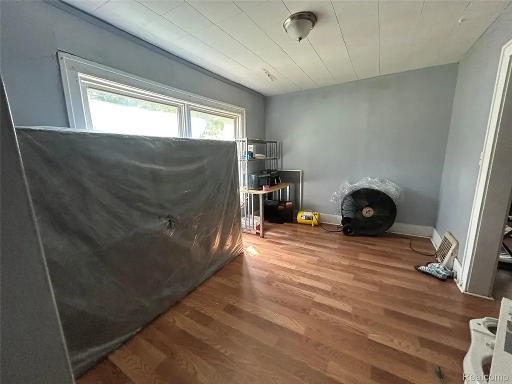 40 Dwight Avenue Pontiac City MI 48341