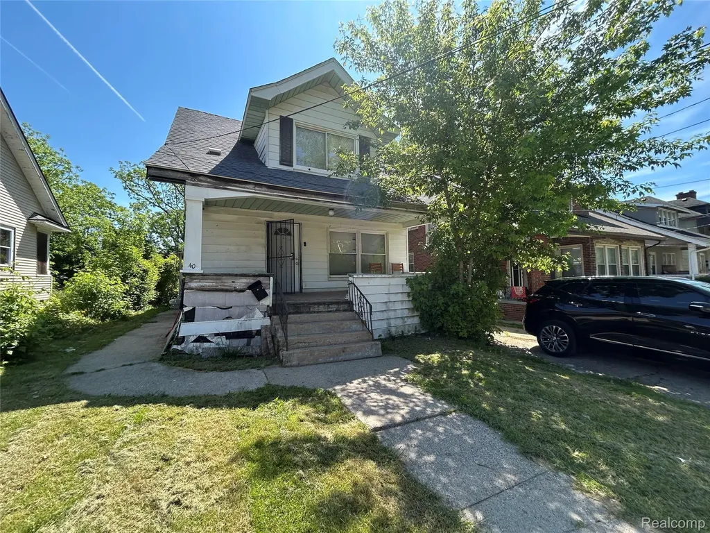 40 Dwight Avenue Pontiac City MI 48341