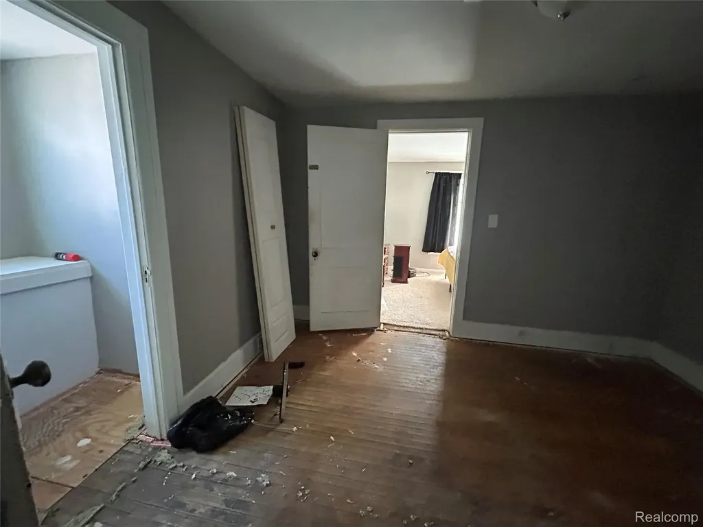 40 Dwight Avenue Pontiac City MI 48341