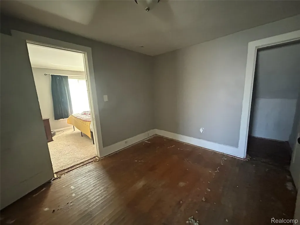 40 Dwight Avenue Pontiac City MI 48341