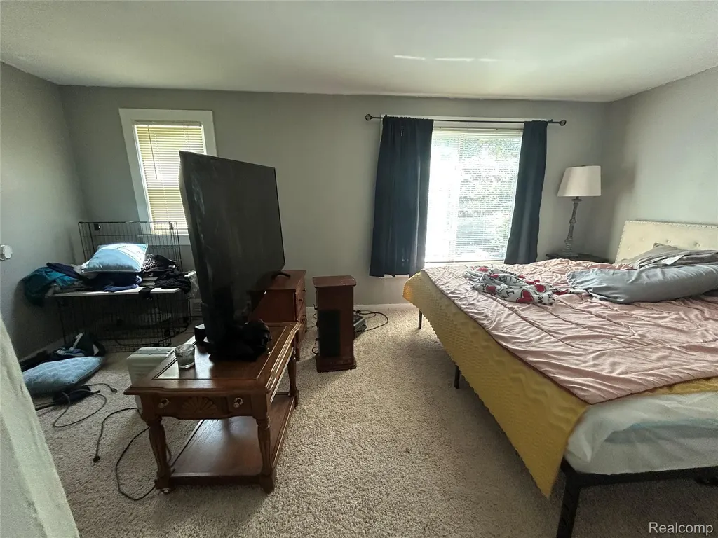40 Dwight Avenue Pontiac City MI 48341