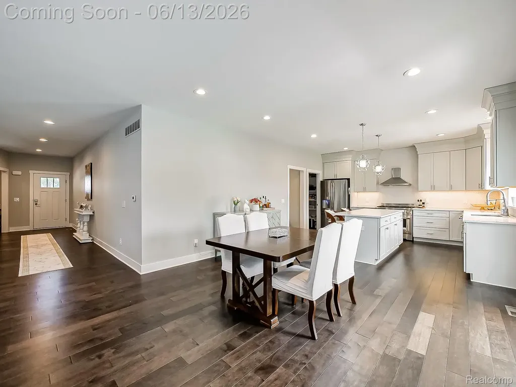 1724 Taylor Avenue Royal Oak City MI 48067