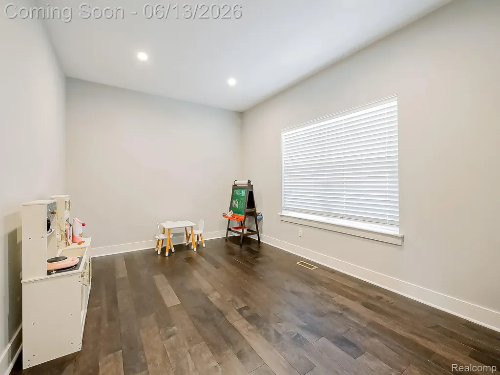 1724 Taylor Avenue Royal Oak City MI 48067