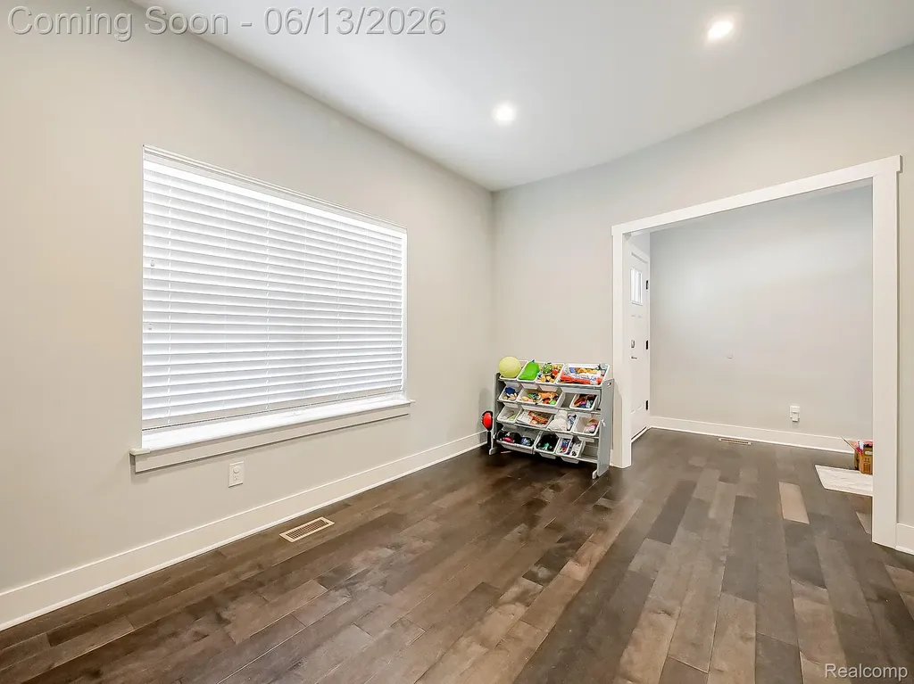 1724 Taylor Avenue Royal Oak City MI 48067