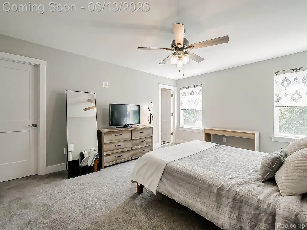 1724 Taylor Avenue Royal Oak City MI 48067