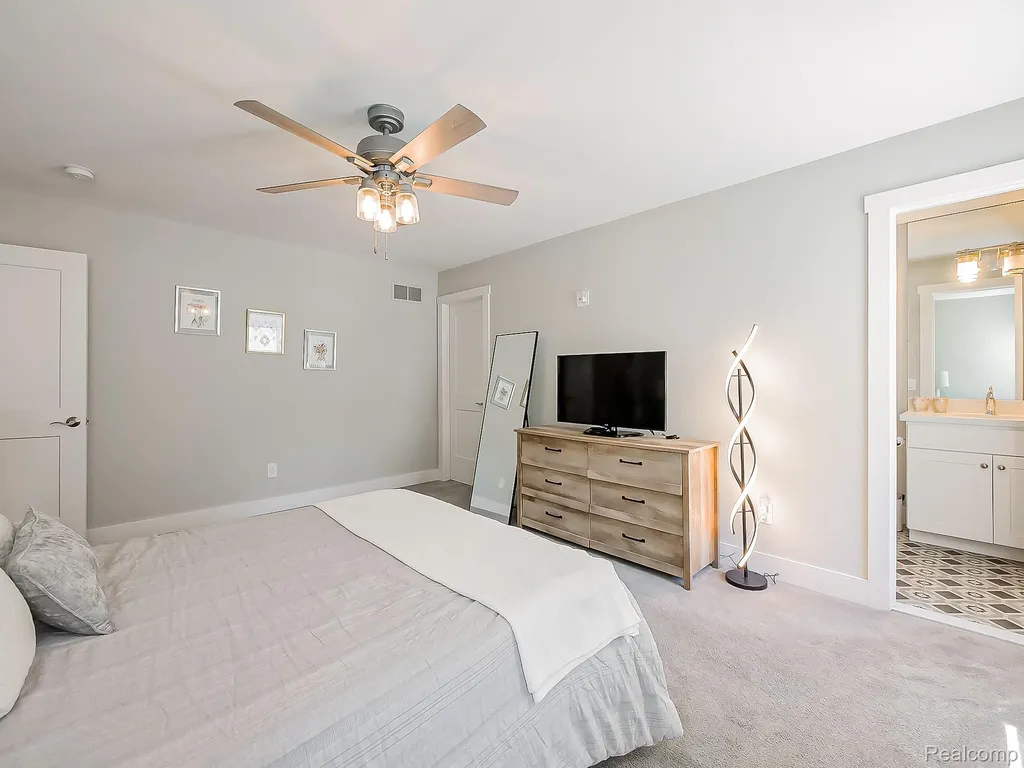 1724 Taylor Avenue Royal Oak City MI 48067