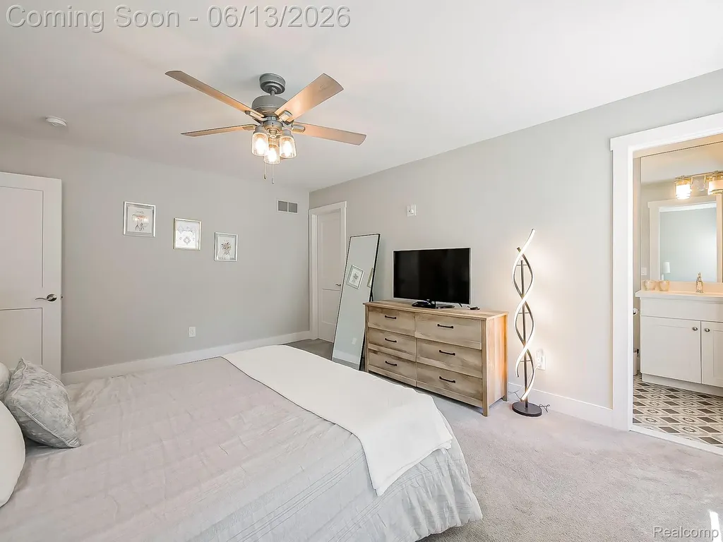 1724 Taylor Avenue Royal Oak City MI 48067