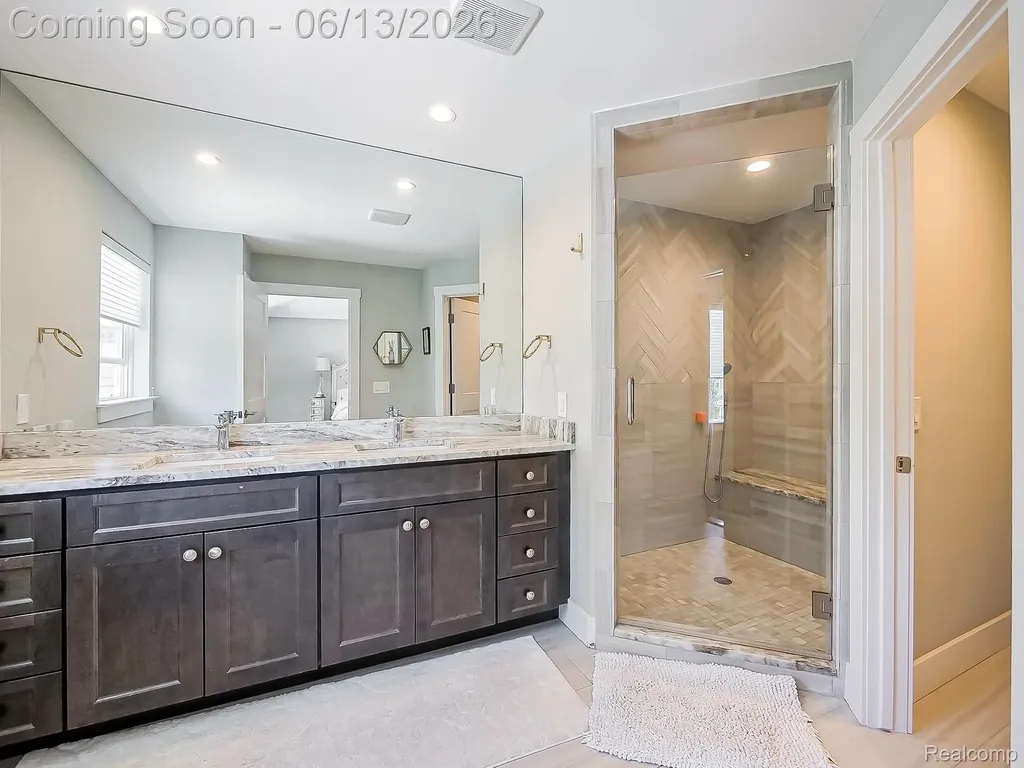 1724 Taylor Avenue Royal Oak City MI 48067