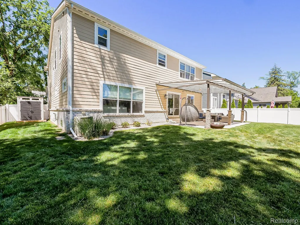 1724 Taylor Avenue Royal Oak City MI 48067