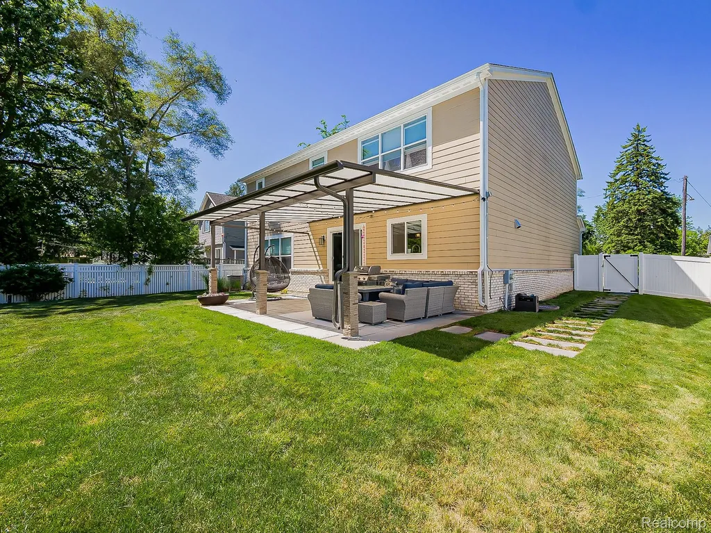 1724 Taylor Avenue Royal Oak City MI 48067