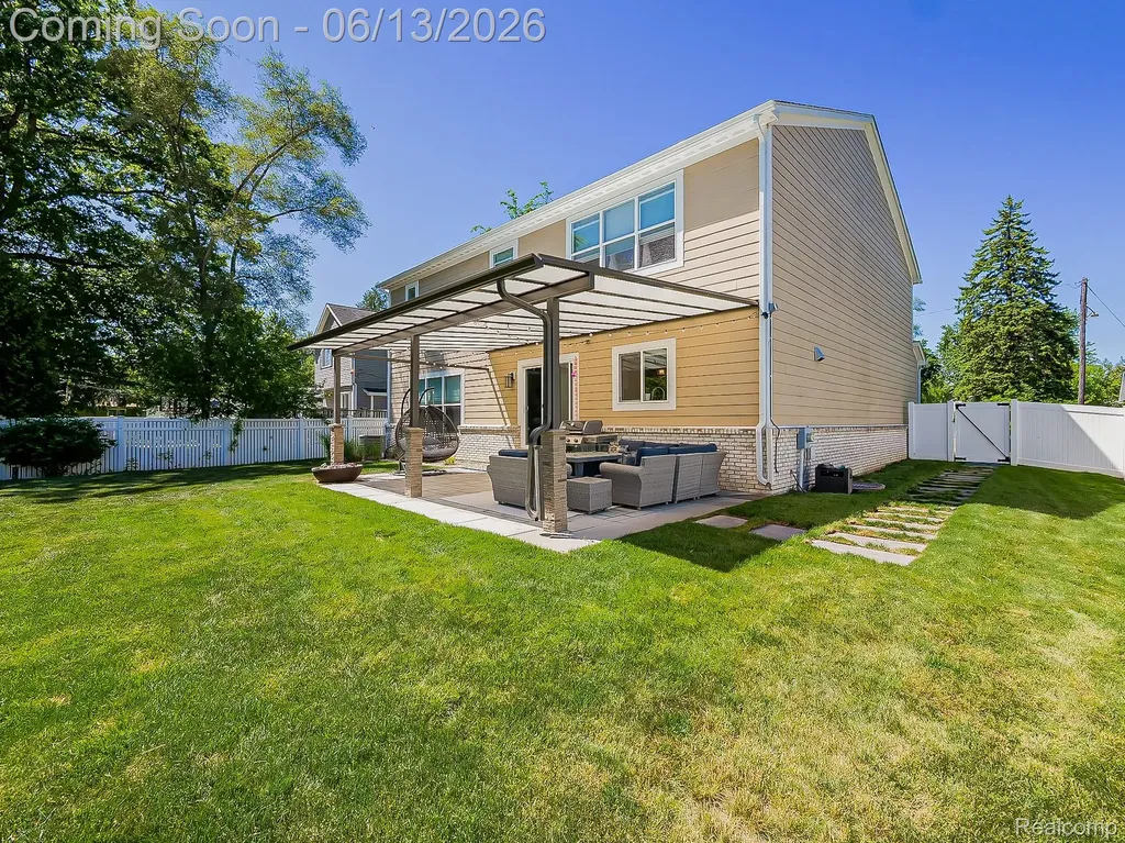 1724 Taylor Avenue Royal Oak City MI 48067