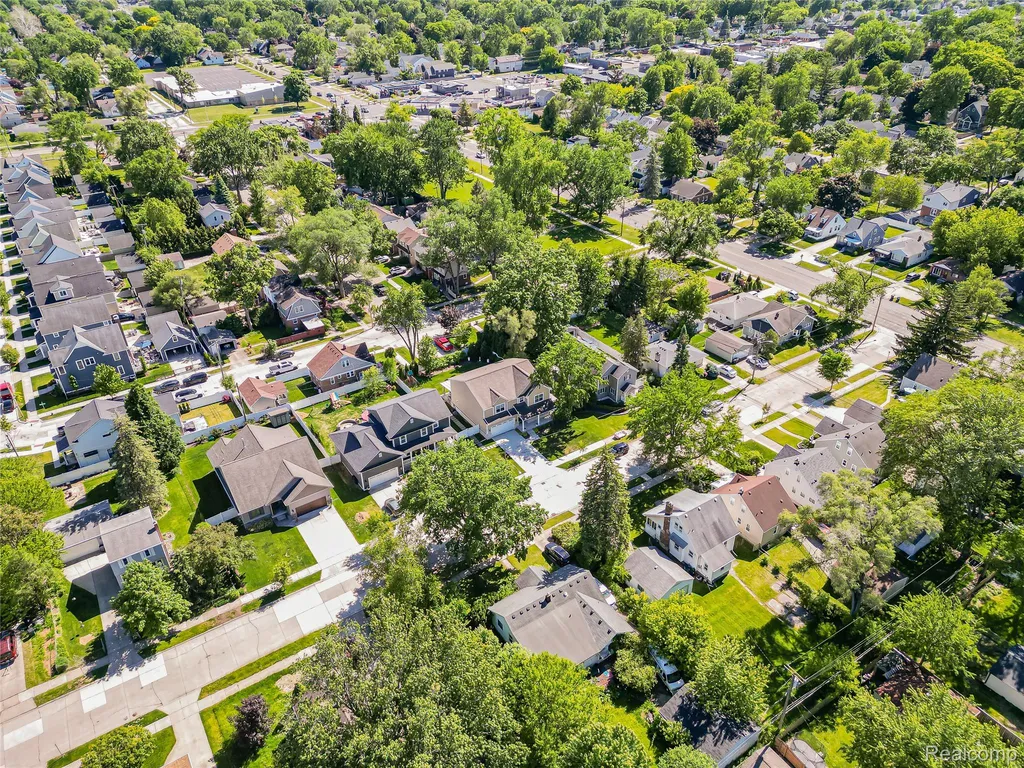 1724 Taylor Avenue Royal Oak City MI 48067