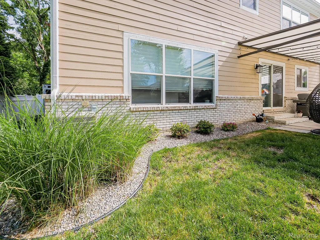 1724 Taylor Avenue Royal Oak City MI 48067
