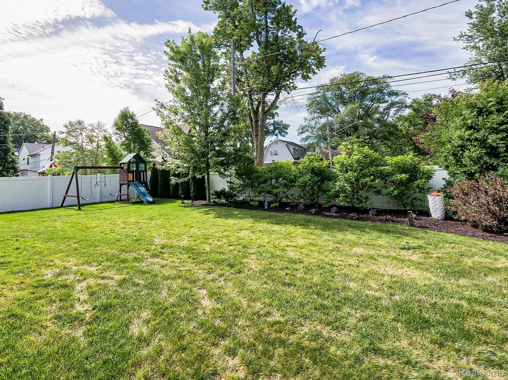 1724 Taylor Avenue Royal Oak City MI 48067
