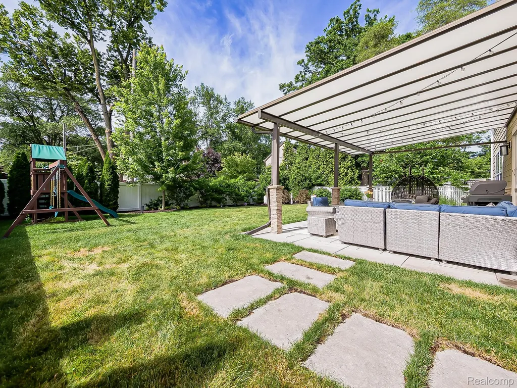 1724 Taylor Avenue Royal Oak City MI 48067