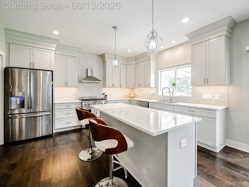 1724 Taylor Avenue Royal Oak City MI 48067