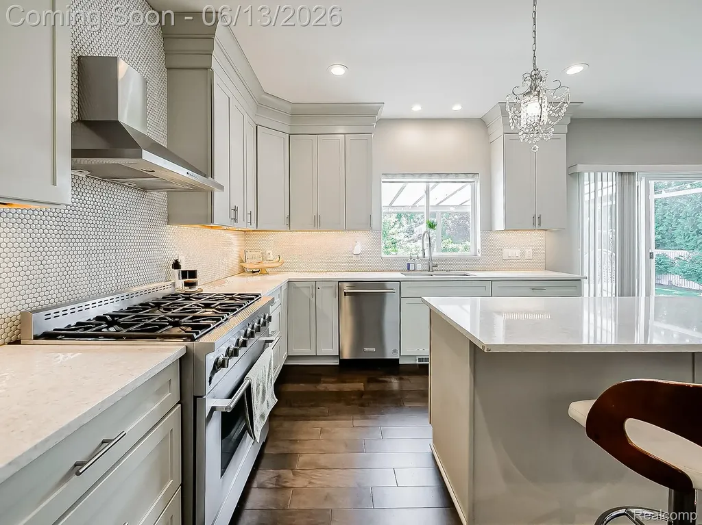 1724 Taylor Avenue Royal Oak City MI 48067