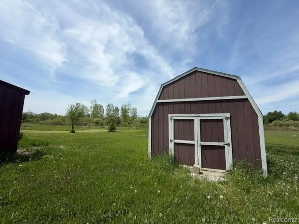 5983 Welch Road Emmett Township MI 48022
