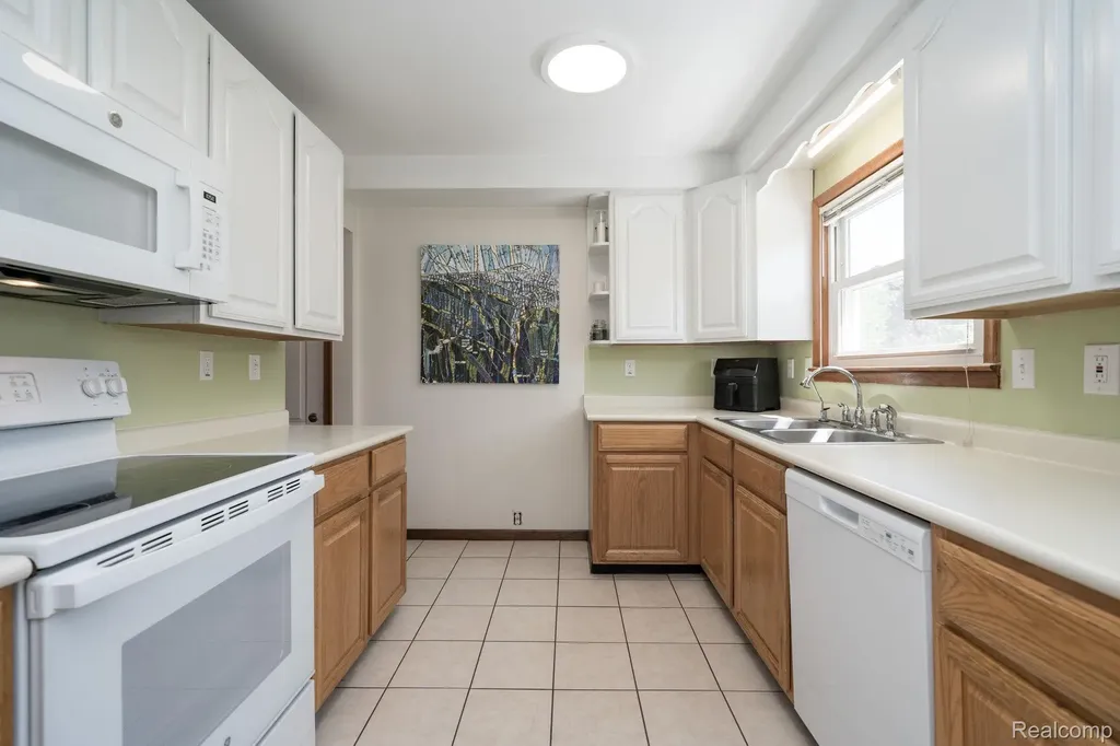 3402 Mahopac Drive Orion Charter Township MI 48360
