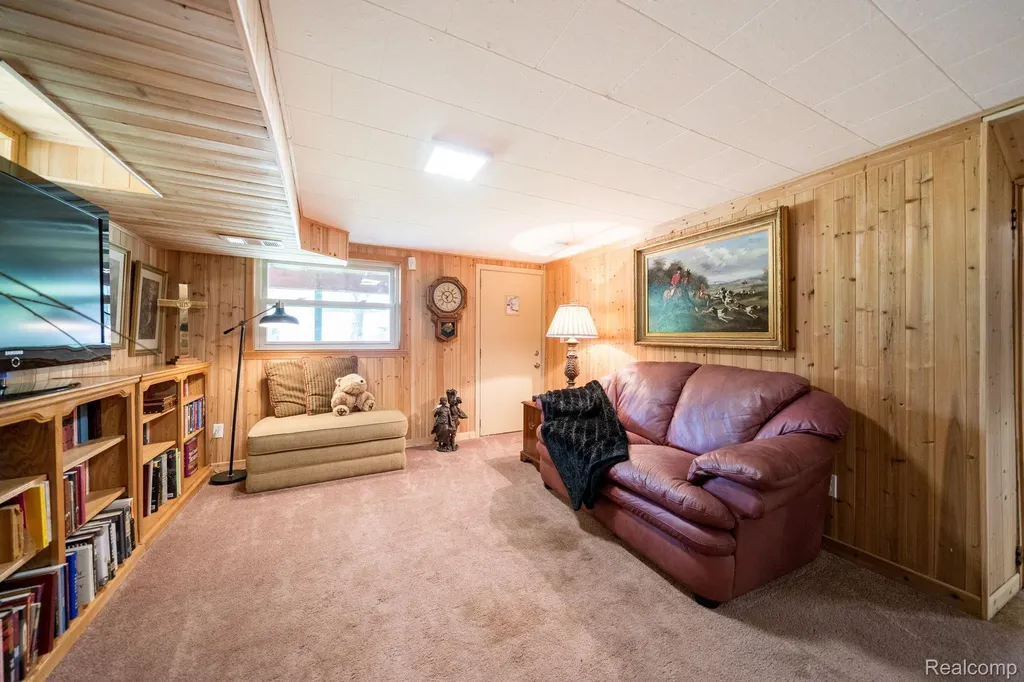 3402 Mahopac Drive Orion Charter Township MI 48360
