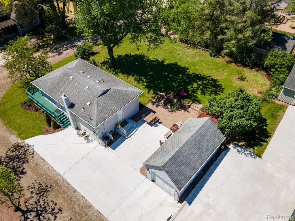 3402 Mahopac Drive Orion Charter Township MI 48360