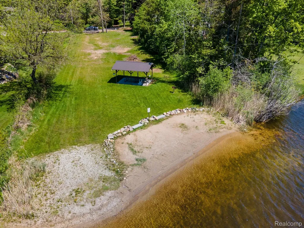 3402 Mahopac Drive Orion Charter Township MI 48360