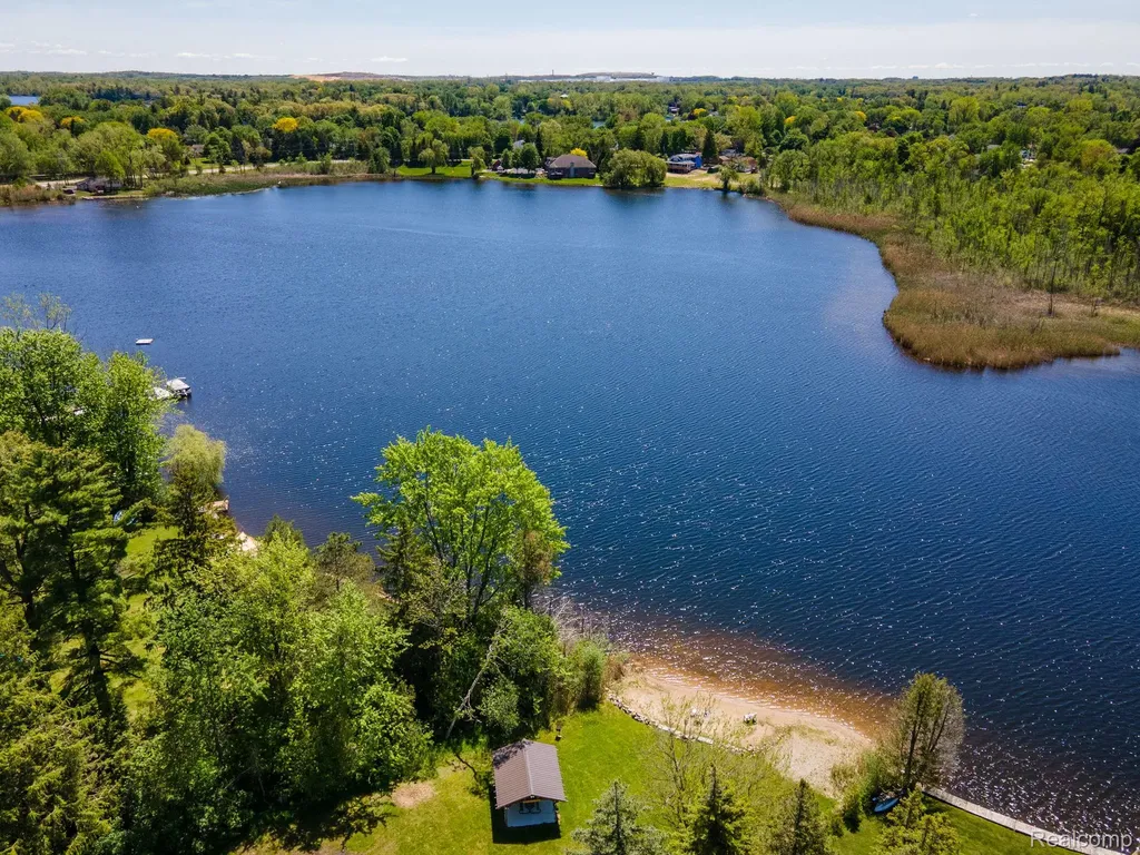 3402 Mahopac Drive Orion Charter Township MI 48360