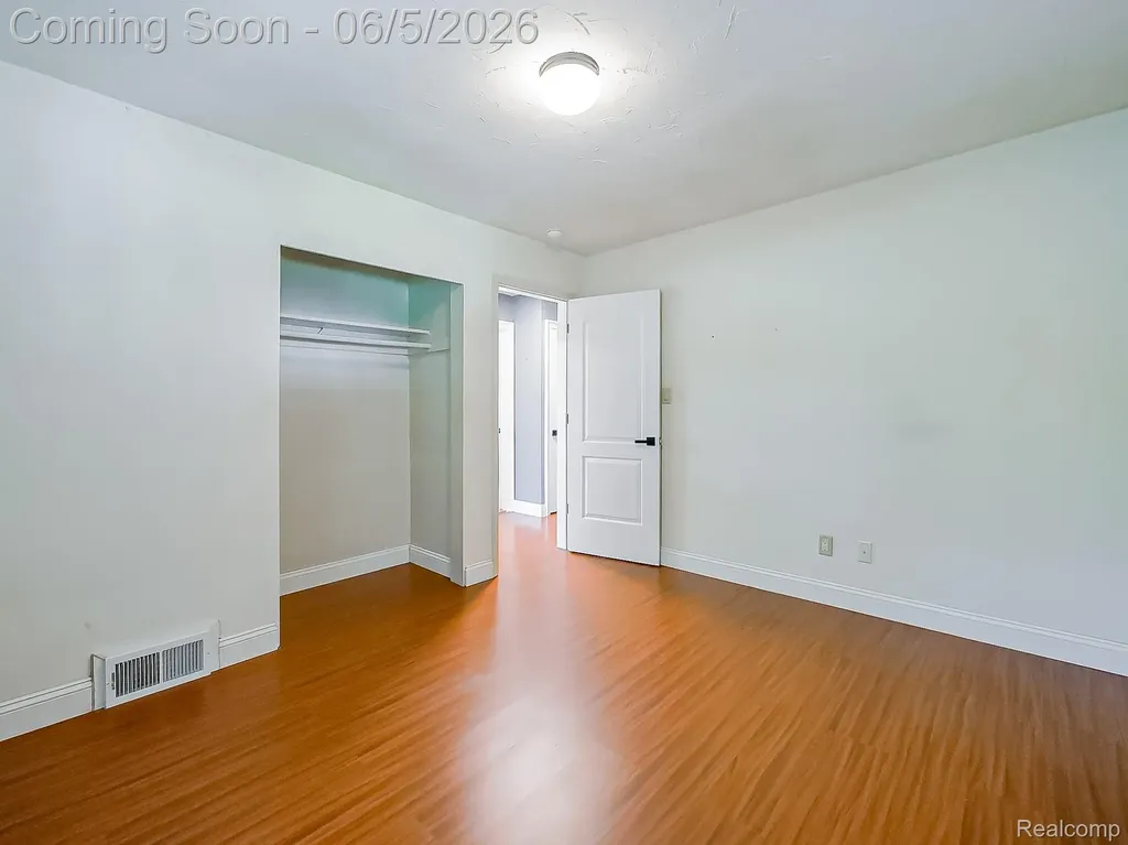 719 E Summit Street Milford Village MI 48381