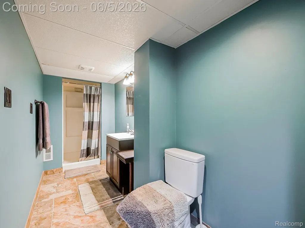 719 E Summit Street Milford Village MI 48381