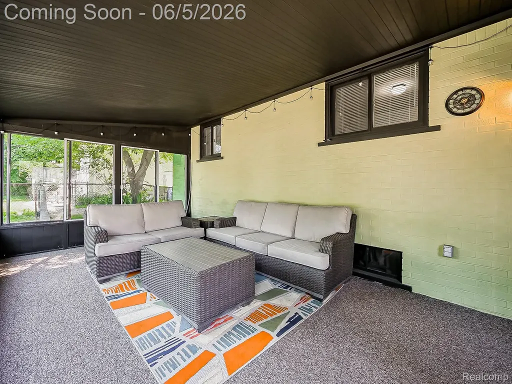 719 E Summit Street Milford Village MI 48381