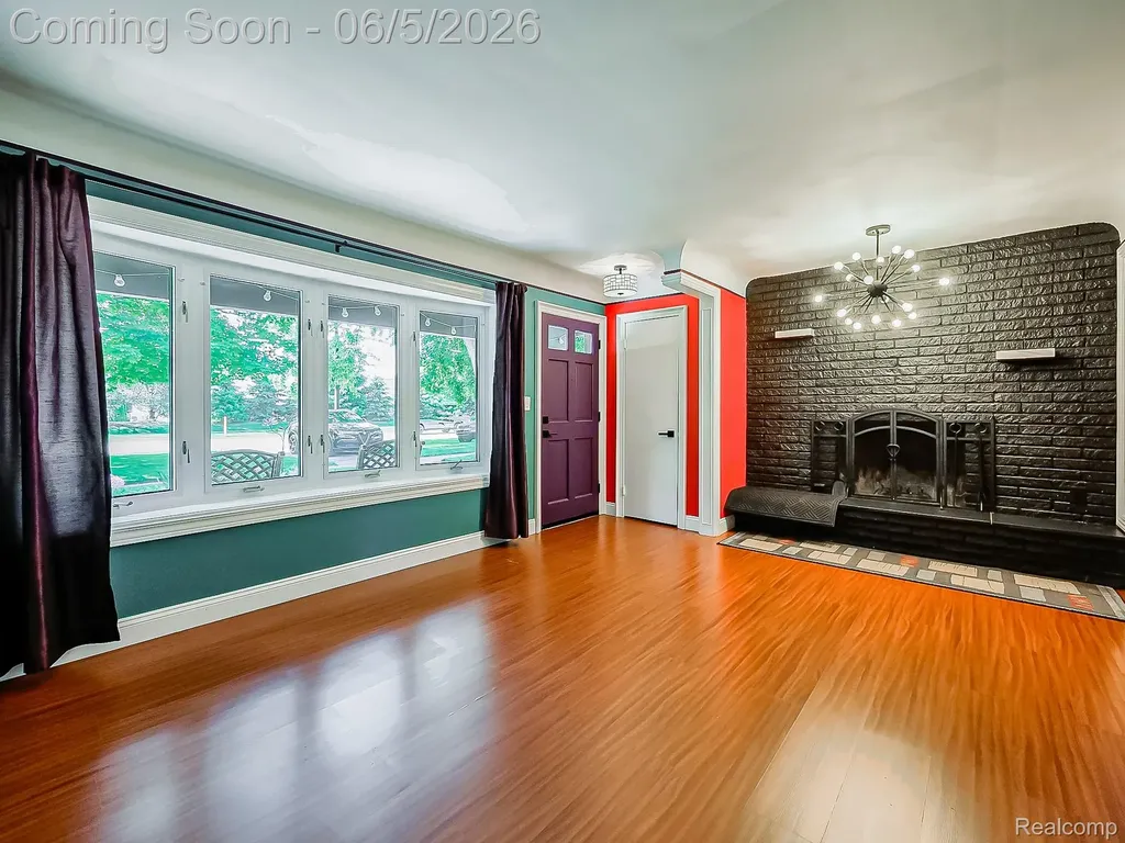 719 E Summit Street Milford Village MI 48381