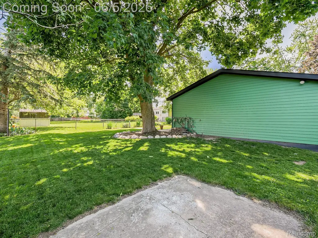 719 E Summit Street Milford Village MI 48381
