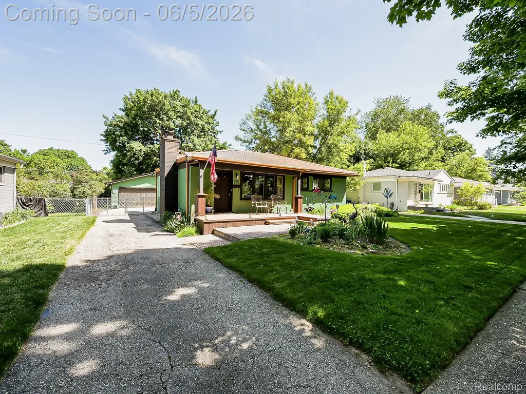 719 E Summit Street Milford Village MI 48381